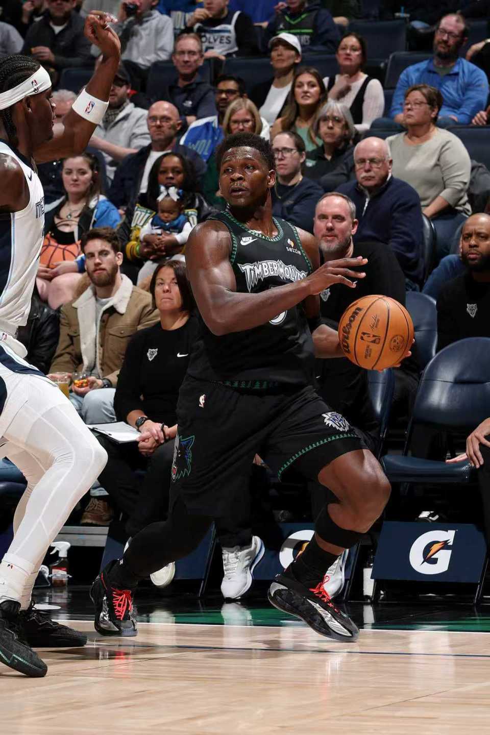 JJB jjb Jingjibao 竞技宝 电竞赛事 体育赛事 体育 电竞-森林狼拒灰熊17分逆转：华子41+6+5神迹超科比历史第二 仅输乔丹